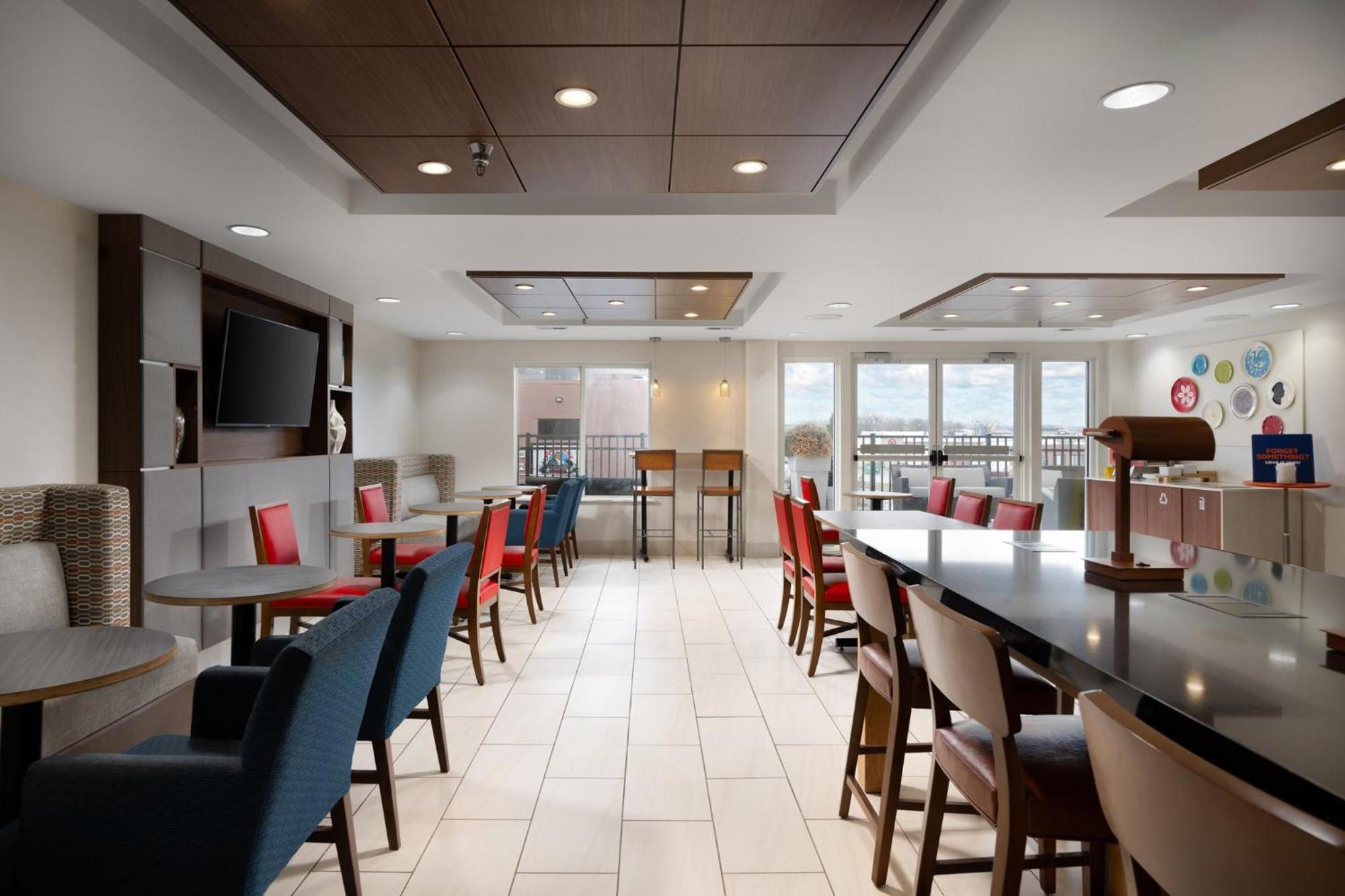 Express & Chattanooga-hixson By Ihg Hixson