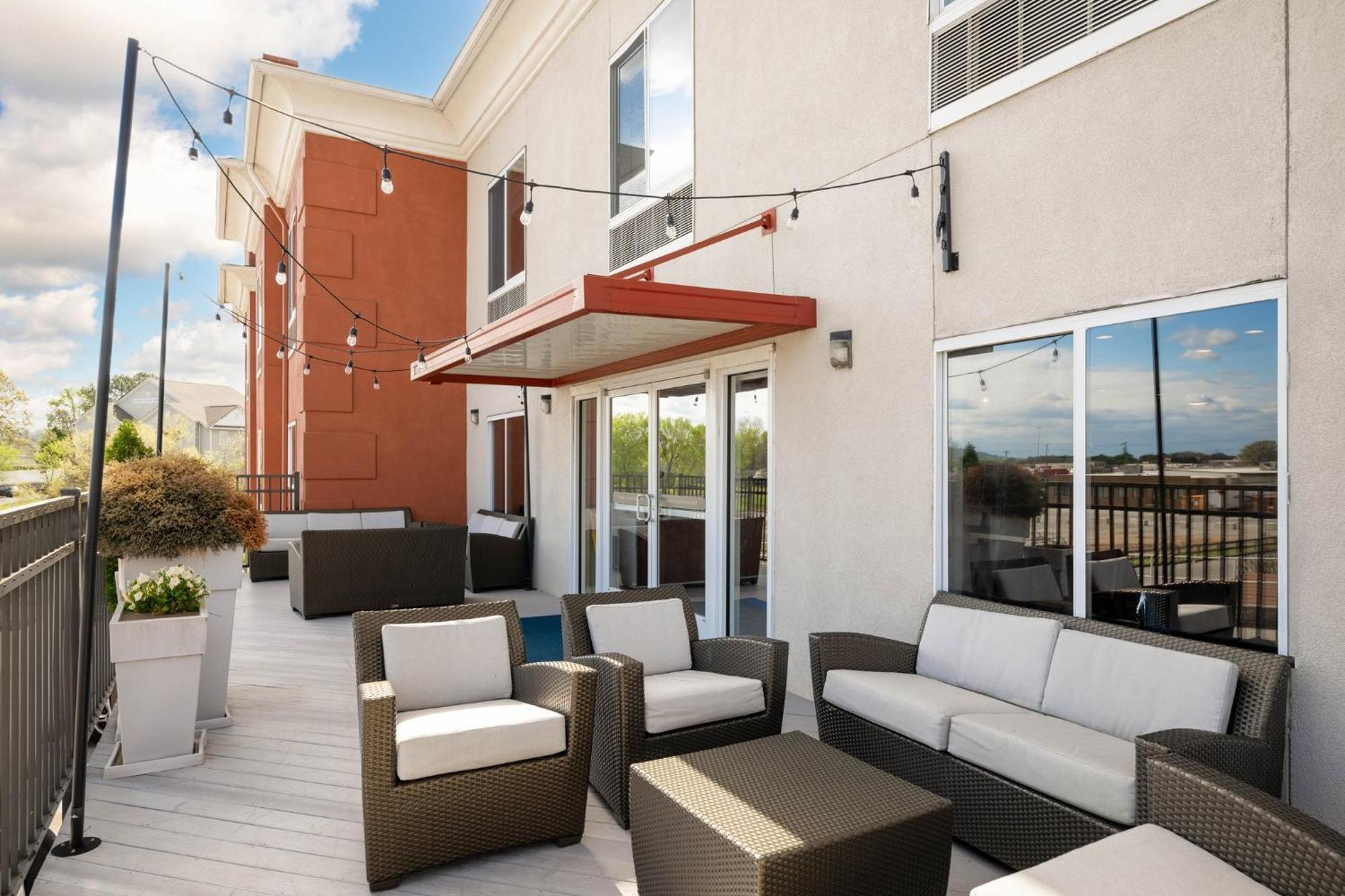 Express & Chattanooga-hixson By Ihg Hixson