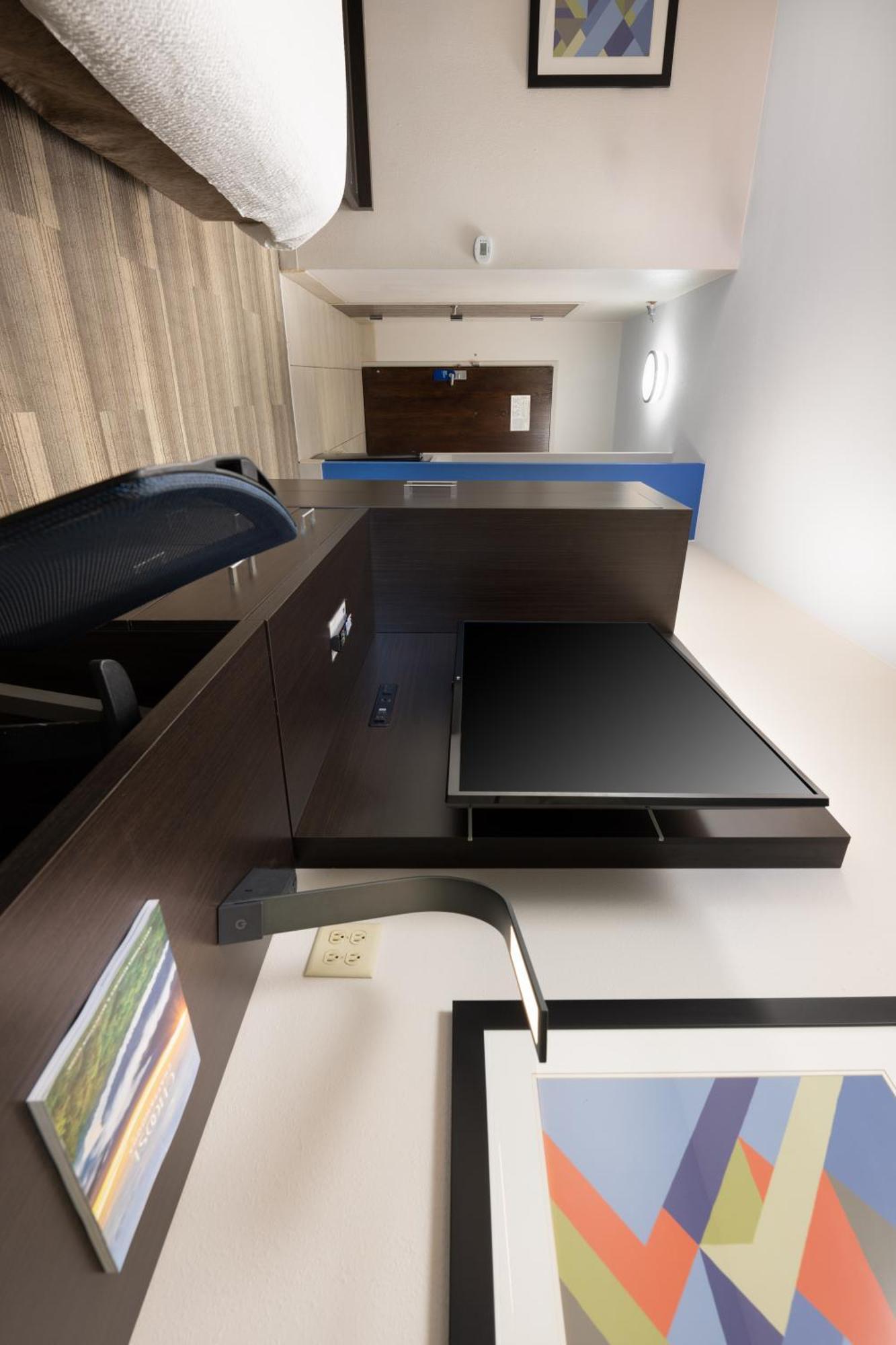 Express & Chattanooga-hixson By Ihg 2*