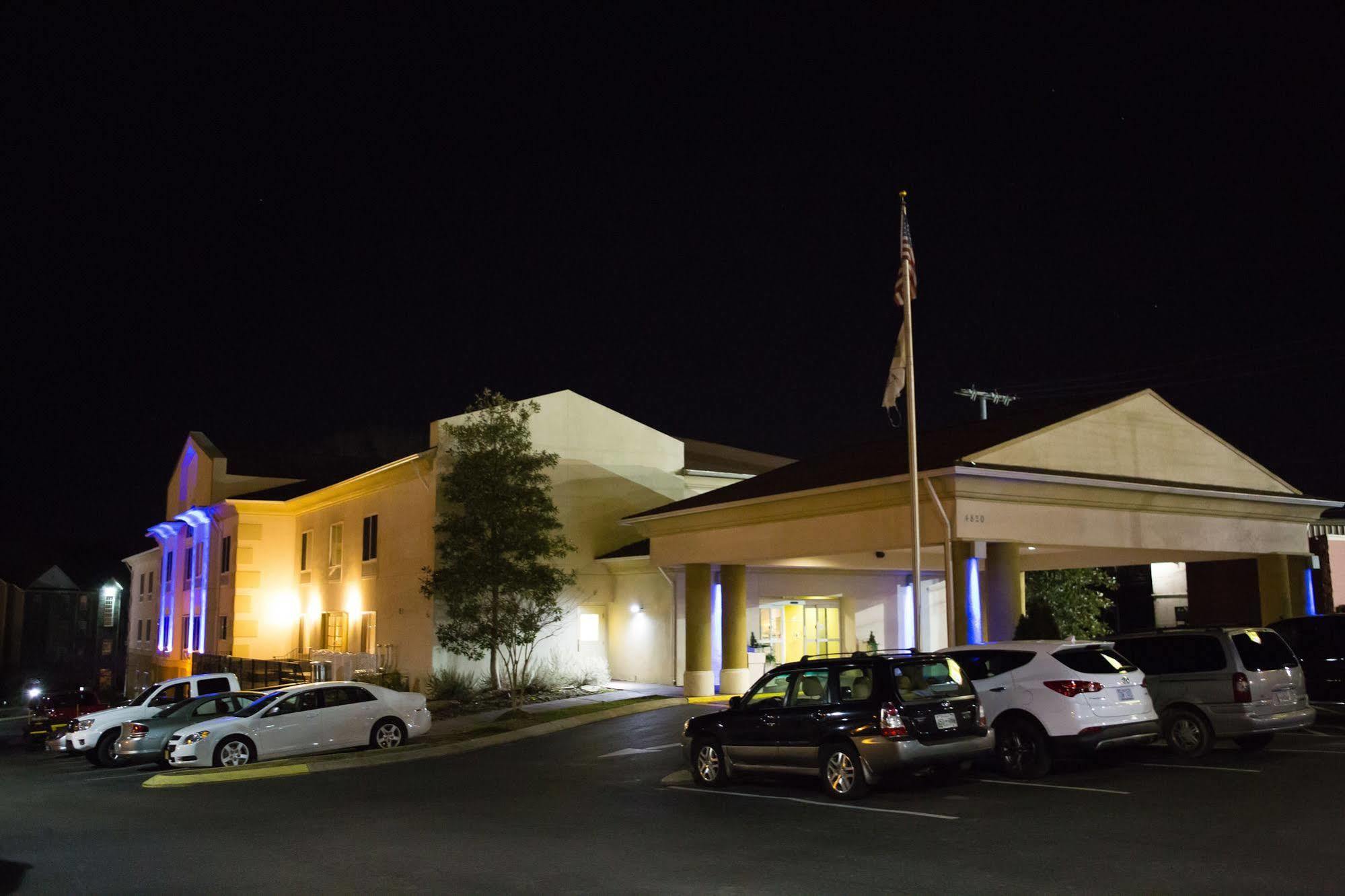 Express & Chattanooga-hixson By Ihg Hixson